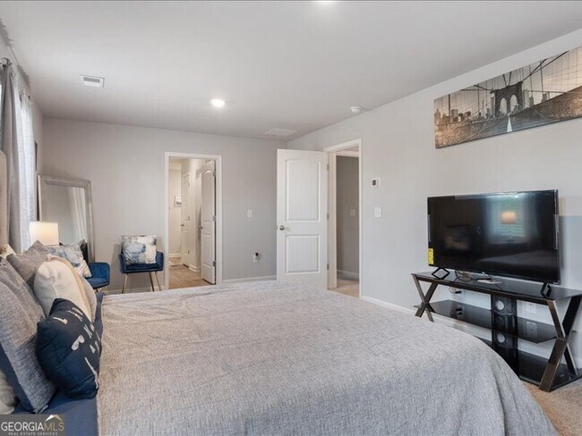 Building Photo - 174 Goodall Woods Dr