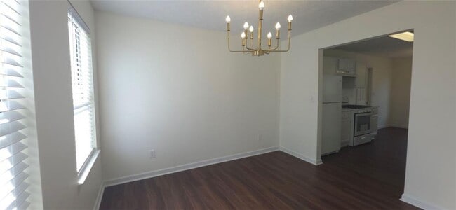 Building Photo - 2895 Gallery Grove