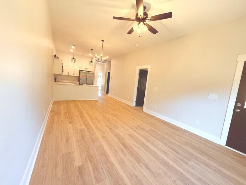 Building Photo - 1515 Jordan Rd