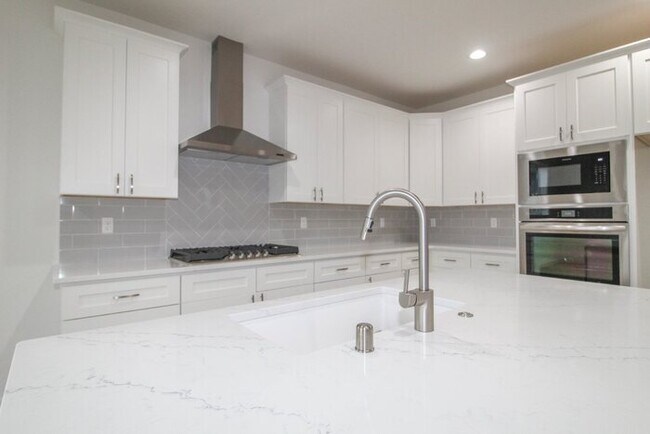 Building Photo - BRAND NEW HOME WITH ALL THE UPGRADES 4bed 2.5bath 2326sf 2 Car Garage