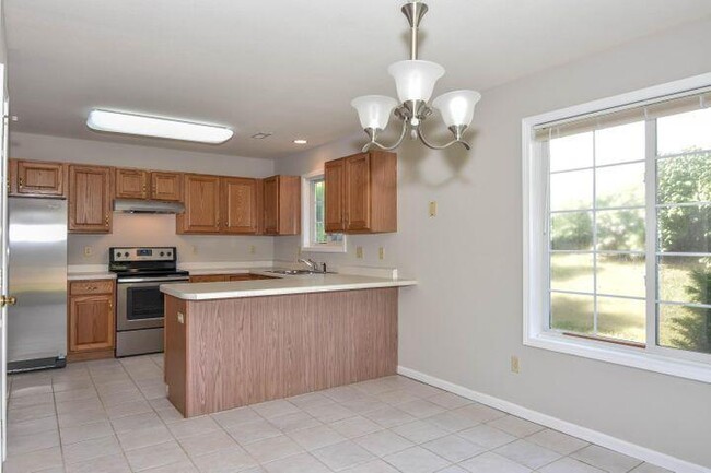 Building Photo - 1608 Apple Valley Ct