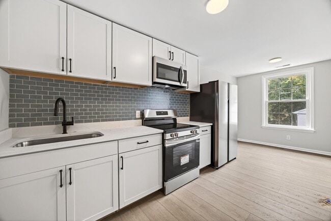 Building Photo - 254 Stribling Ave