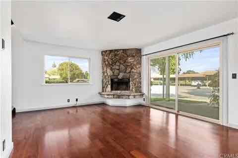 Building Photo - 146 Flag Way