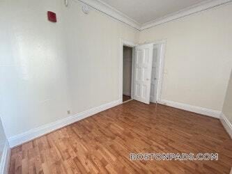 Building Photo - 62 Boylston St