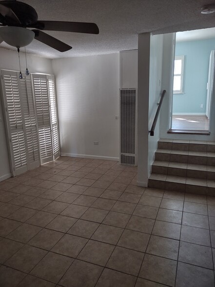 Building Photo - 558 Brooks Ave