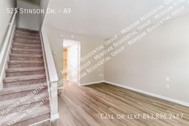 Building Photo - 525 Stinson Dr