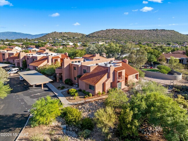 Building Photo - 5051 N Sabino Canyon Rd