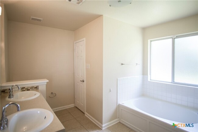 Building Photo - 1809 Herndon Dr