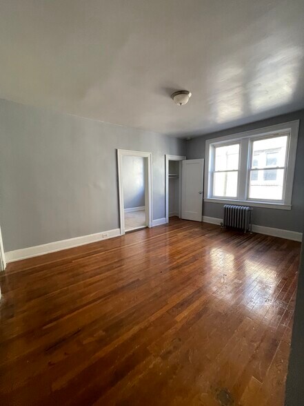 207 S Harrison St 23 - 220 S Harrison St