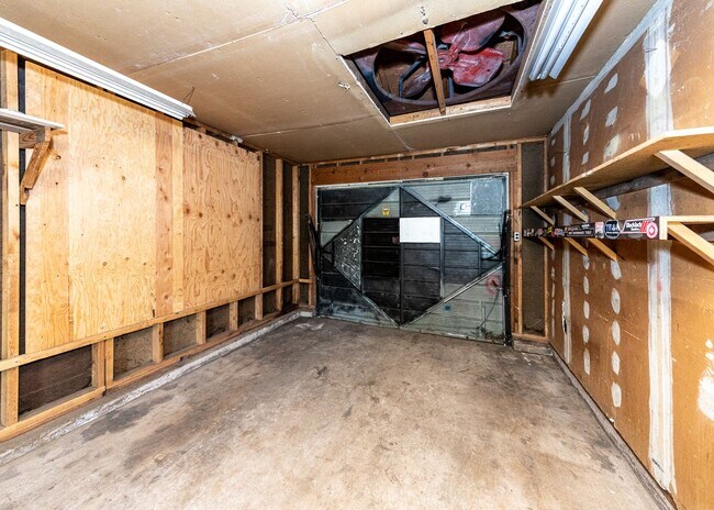 Building Photo - Newly Remodeled 3 Bedroom Home in Central Location