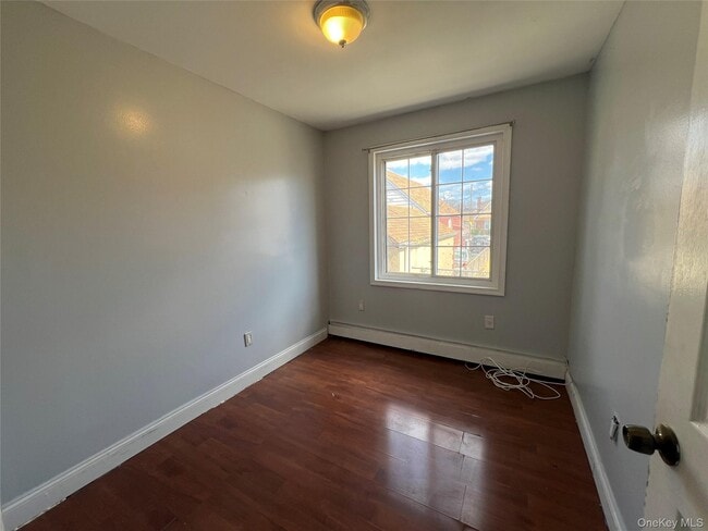 Building Photo - 180-11 146th Ave