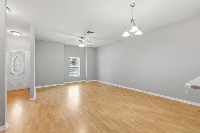 Building Photo - 162 SW 145th Dr