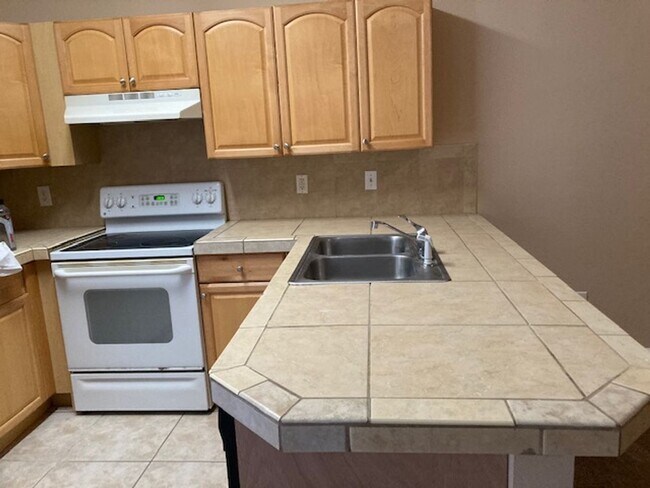 Building Photo - 7 Wells Pl