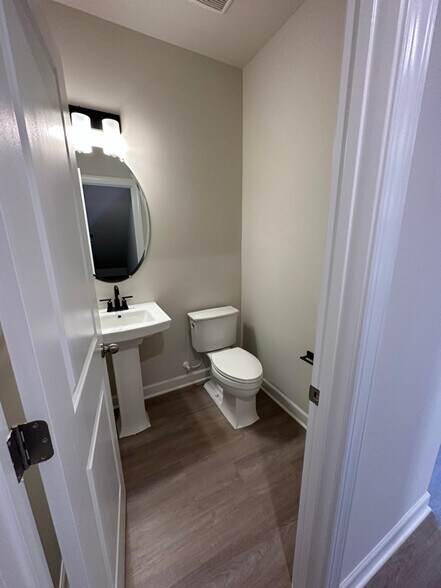 Building Photo - 7302 Mountaineer Dr