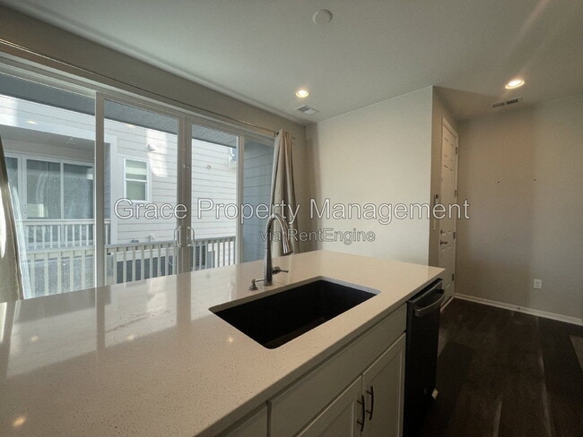 Building Photo - 9661 Truckee St