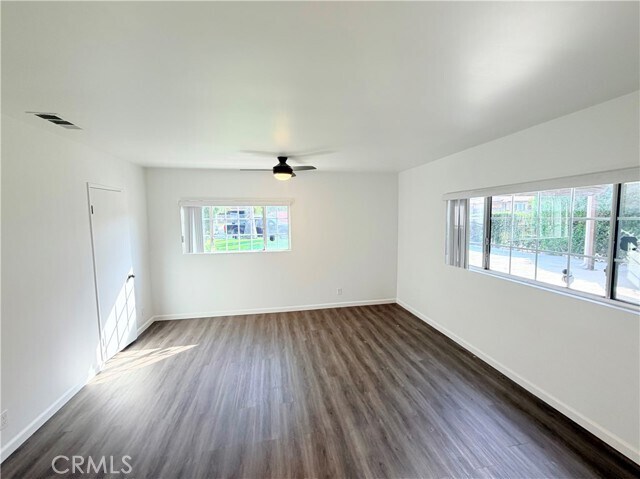 Building Photo - 15459 Three Palms St