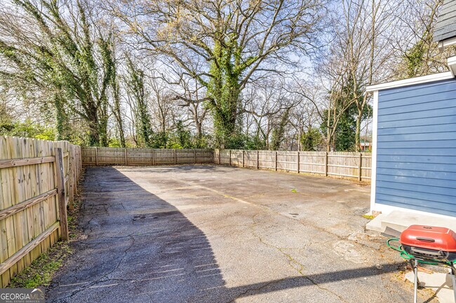 Building Photo - 1678 Dorsey Ave
