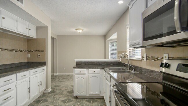 Building Photo - 2541 Galemeadow Dr