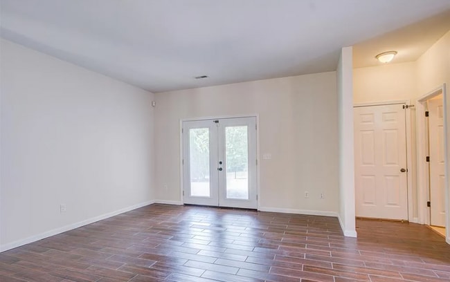 Building Photo - Spacious 4-Bedroom Home in the Heart of Winghaven