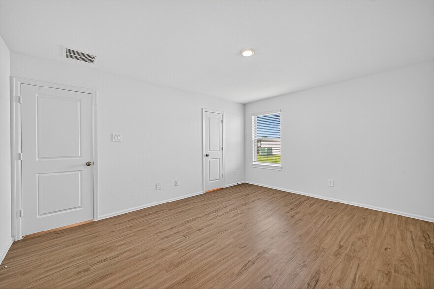 Building Photo - 18918 Western Falls Ct