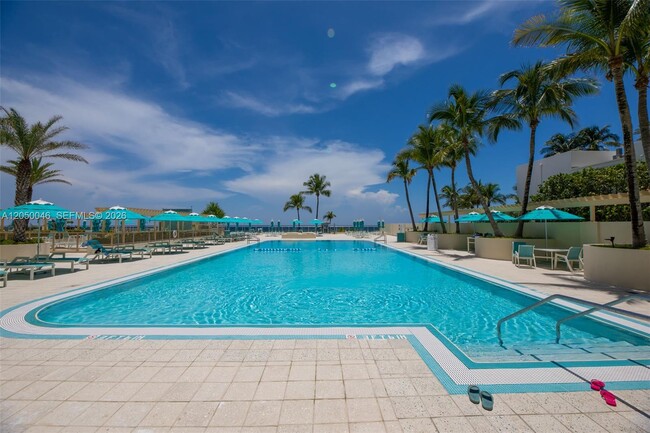Building Photo - 2501 S Ocean Dr