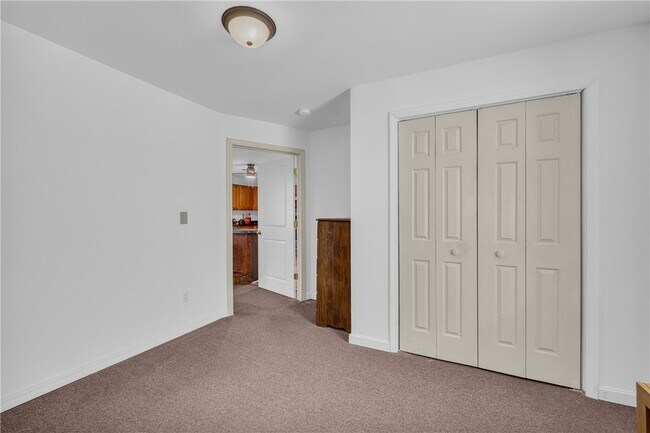 Building Photo - 307 Moore Ave