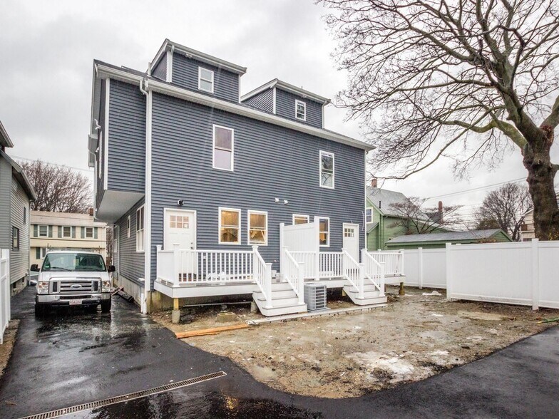 Building Photo - 6 Rockwell Ave