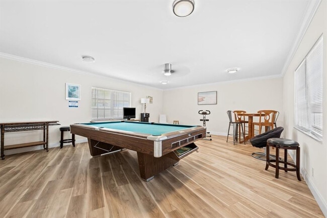 Building Photo - 5720 NE 22nd Way