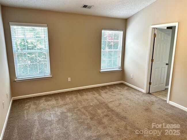 Building Photo - 8708 Laurel Run Dr