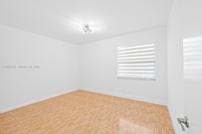 Building Photo - 1351 SW 125th Ave