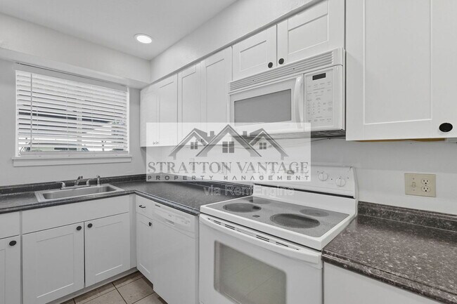 Building Photo - 4114 E Calle Redonda