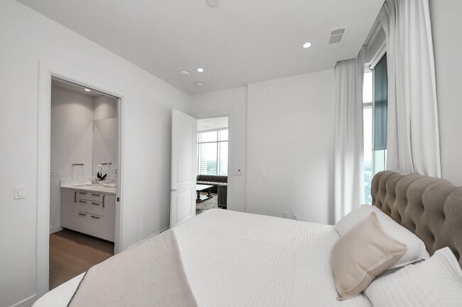 Building Photo - 4521 San Felipe St