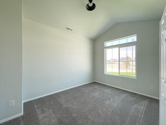 Building Photo - 12633 Dovekie St