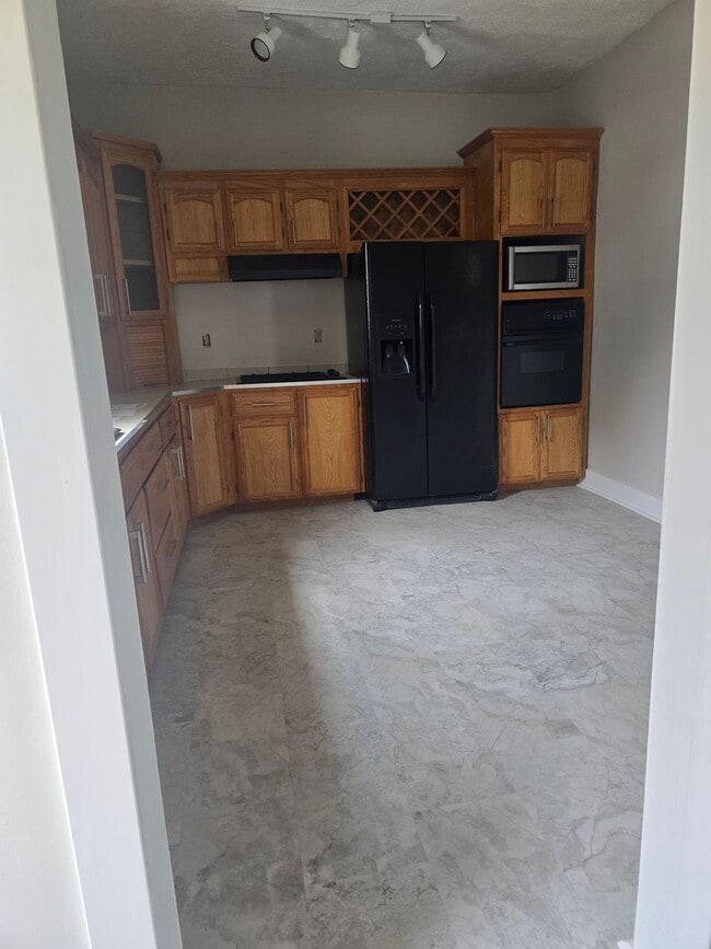 Building Photo - Charming 2-Bedroom, 1-Bathroom Home for Rent