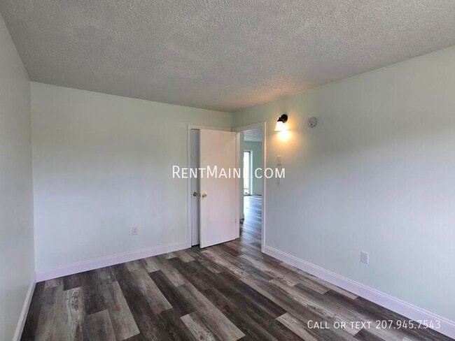 Building Photo - 22 Hillside Ln