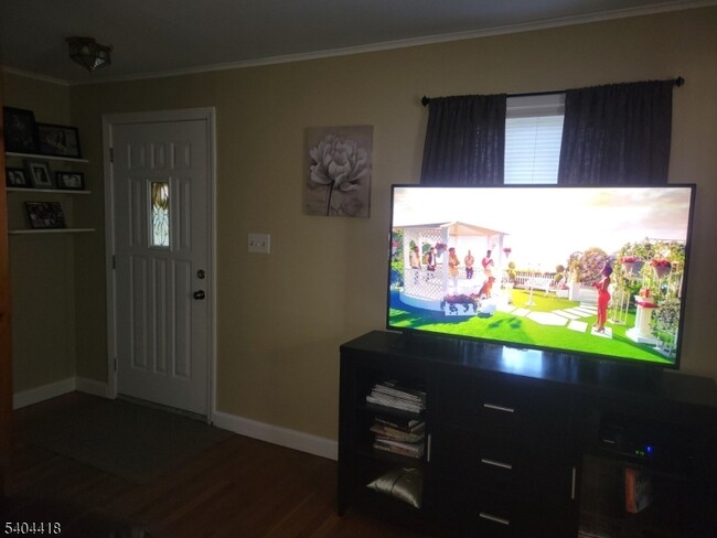 Building Photo - 8 Randolph Ave