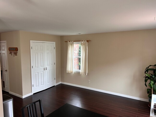 Building Photo - 276 Stone Ridge Dr