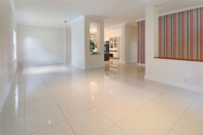 Building Photo - 1600 Blue Jay Cir