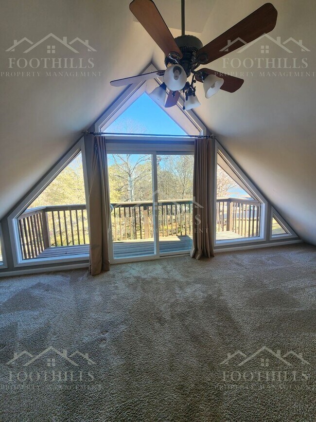 Building Photo - 235 Harbor Dr