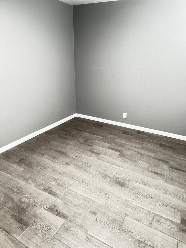 “ - 149 Marina Way