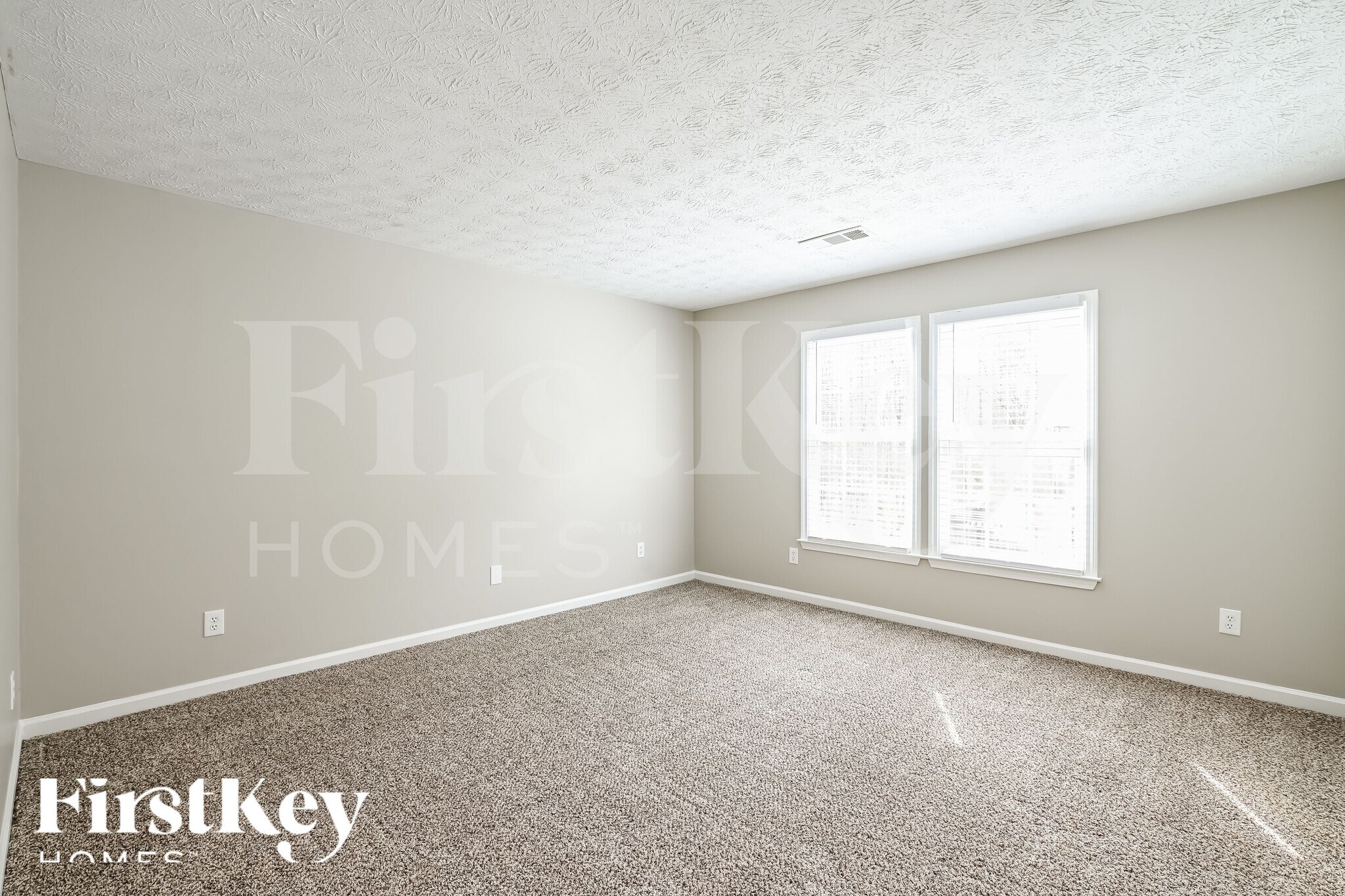 Building Photo - 6882 Waters Edge Dr