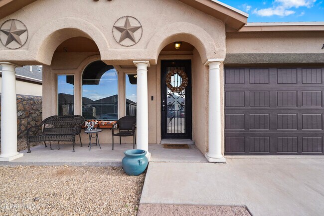 Building Photo - 14660 Spanish Point Dr