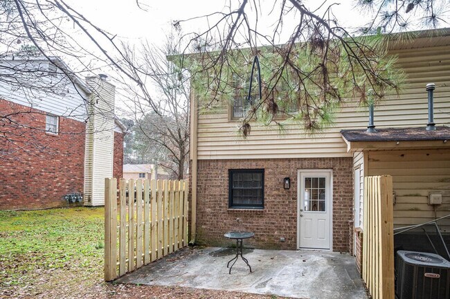 Building Photo - 1267 Sweet Pine Dr