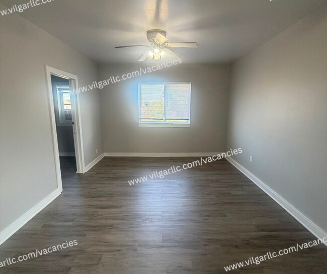 Building Photo - 3910 Deodar St