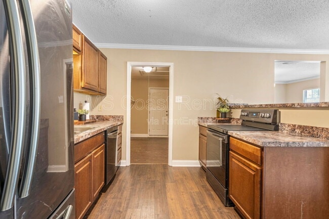 Building Photo - 583 Neal Dr