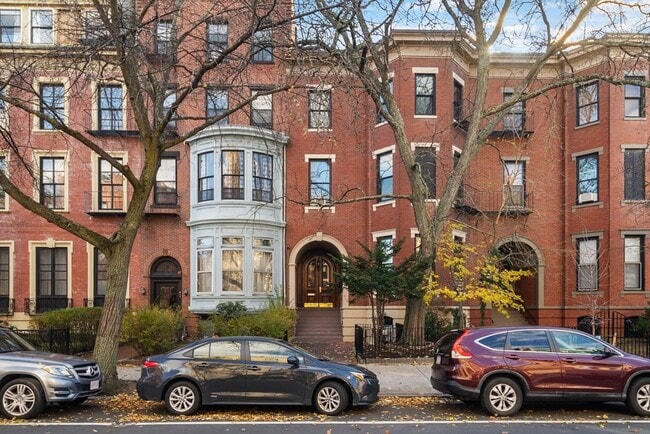 Building Photo - 413 Beacon St