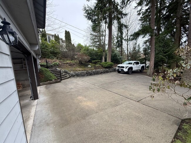 Building Photo - Spacious Mukilteo Home with Stunning Outdoor Living and Lush Landscaping