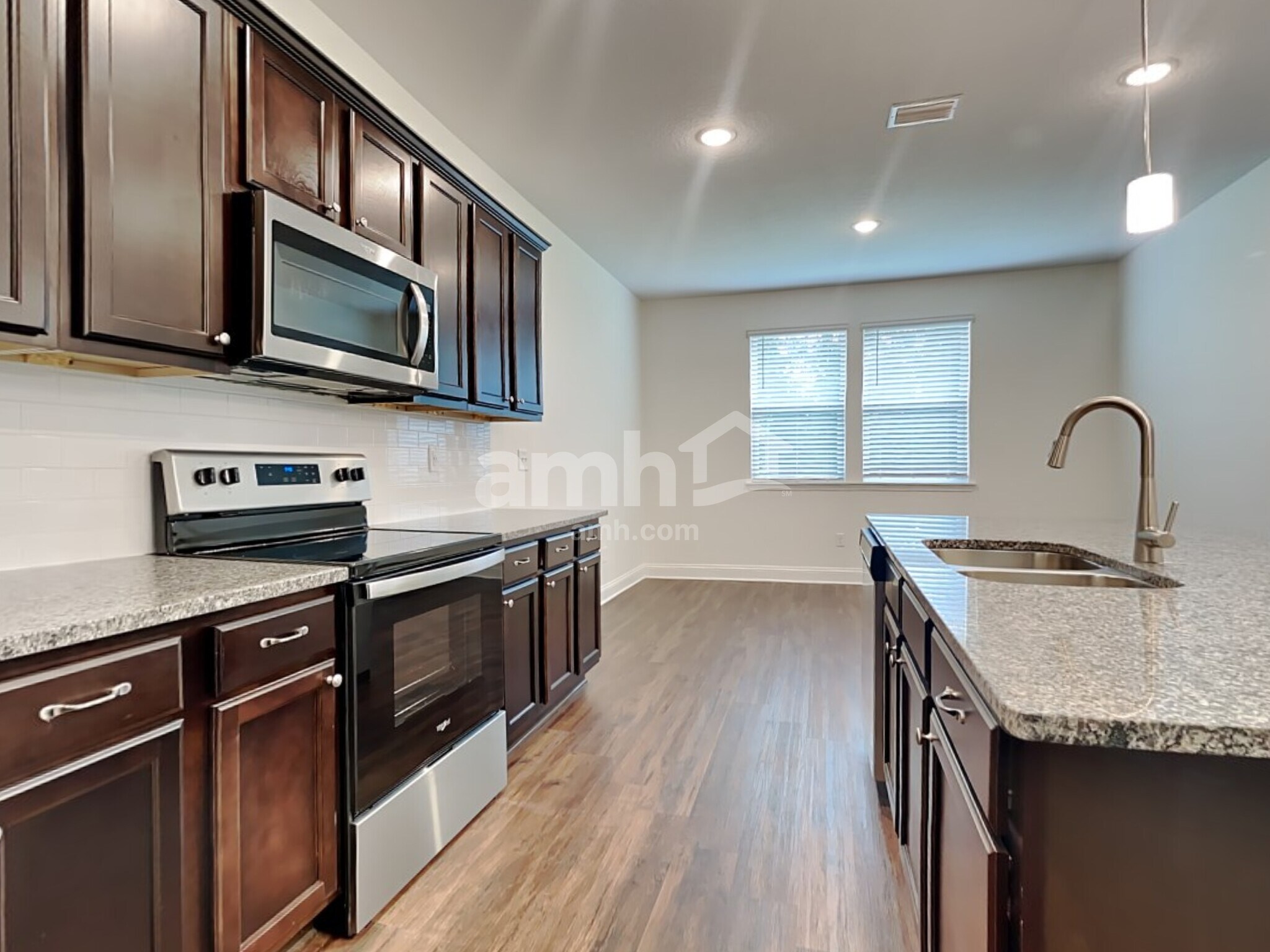 Building Photo - 371 Banyan Frst Dr