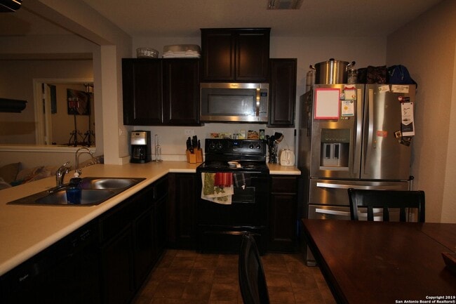 Building Photo - Single Story in Amber Creek Subdivision