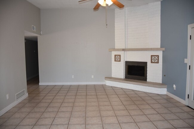 Building Photo - Great home in Mature Neighborhood